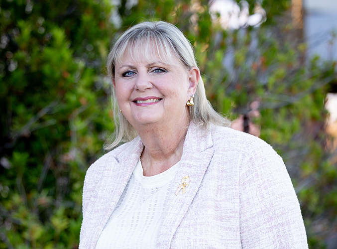 A photo of Margaret Terhar, a breast surgeon at Comprehensive Cancer Centers